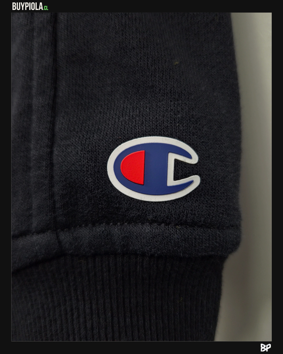 Champion Crewneck Negro Script Blanco