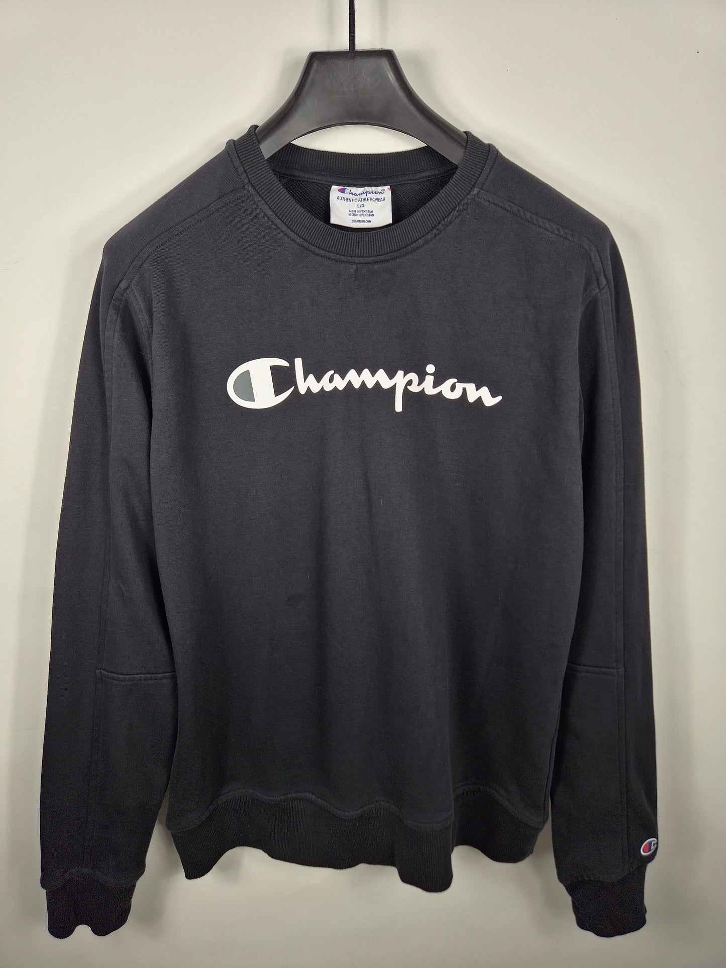 Champion Crewneck Negro Script Blanco