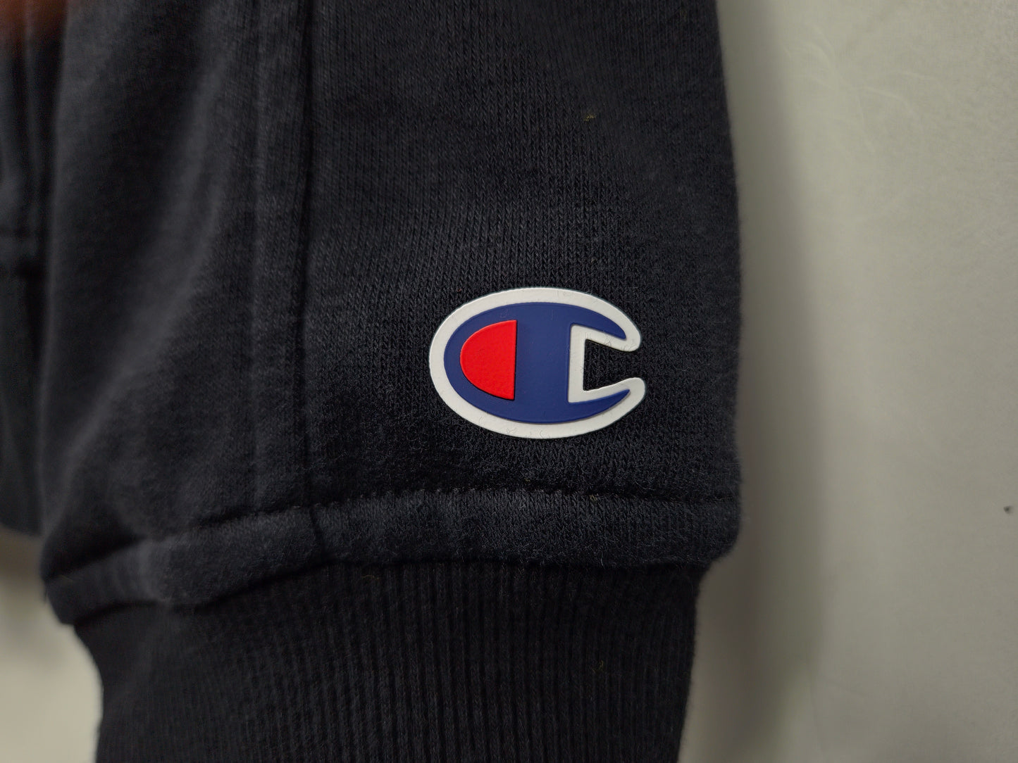Champion Crewneck Negro Script Blanco